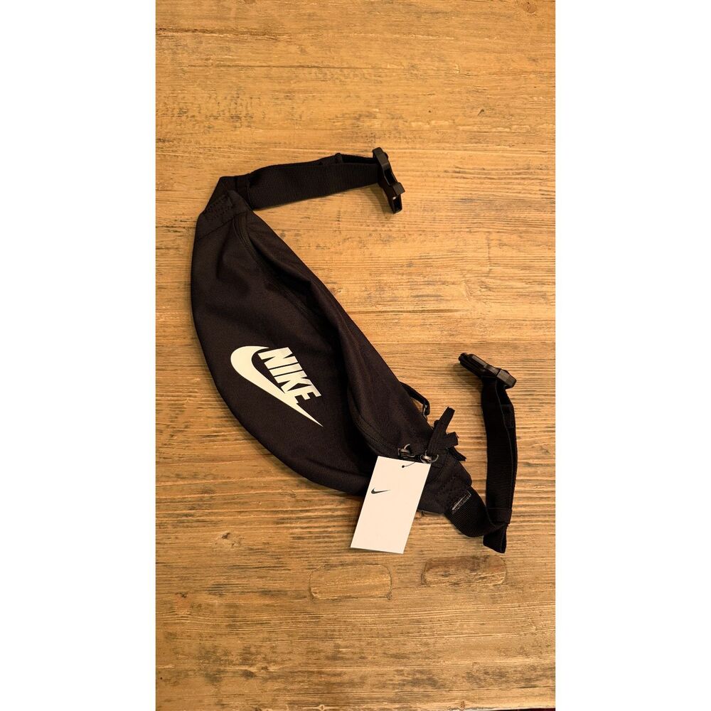 Nike Heritage Waistpack (3L) - NWT